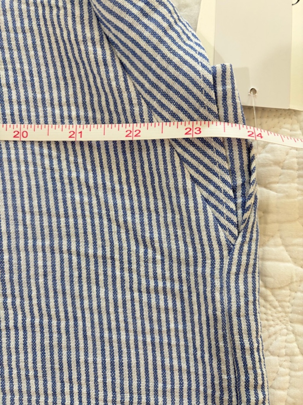 NWT SZ L CeCe Blue and White Pinstripe V-Neck Cap Sleeve Blouse - Picture 5 of 7